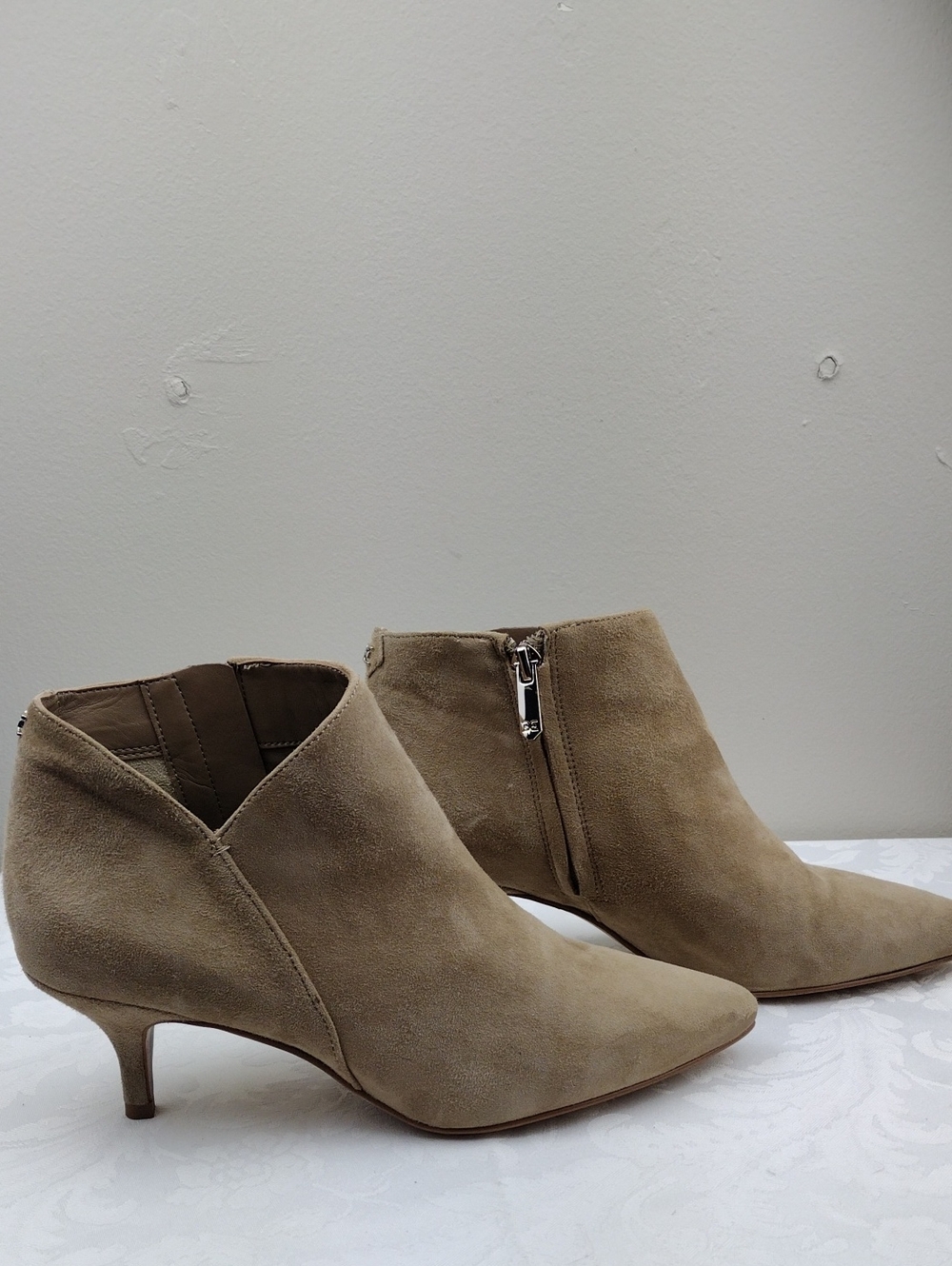 Sam Edelman Kadison Taupe Suede Leather V Cutout Point Toe Kitten Heel Bootie - Picture 4 of 16